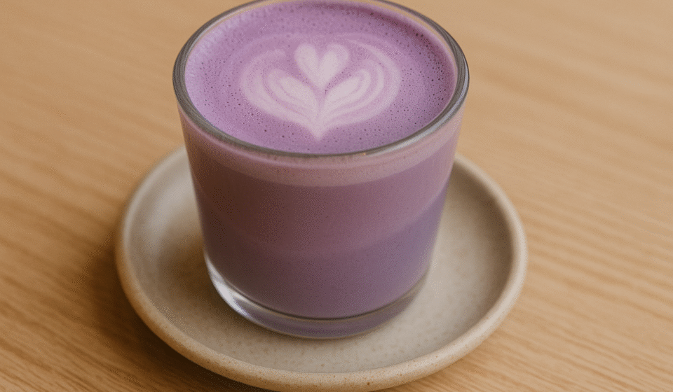tasse de ube latte